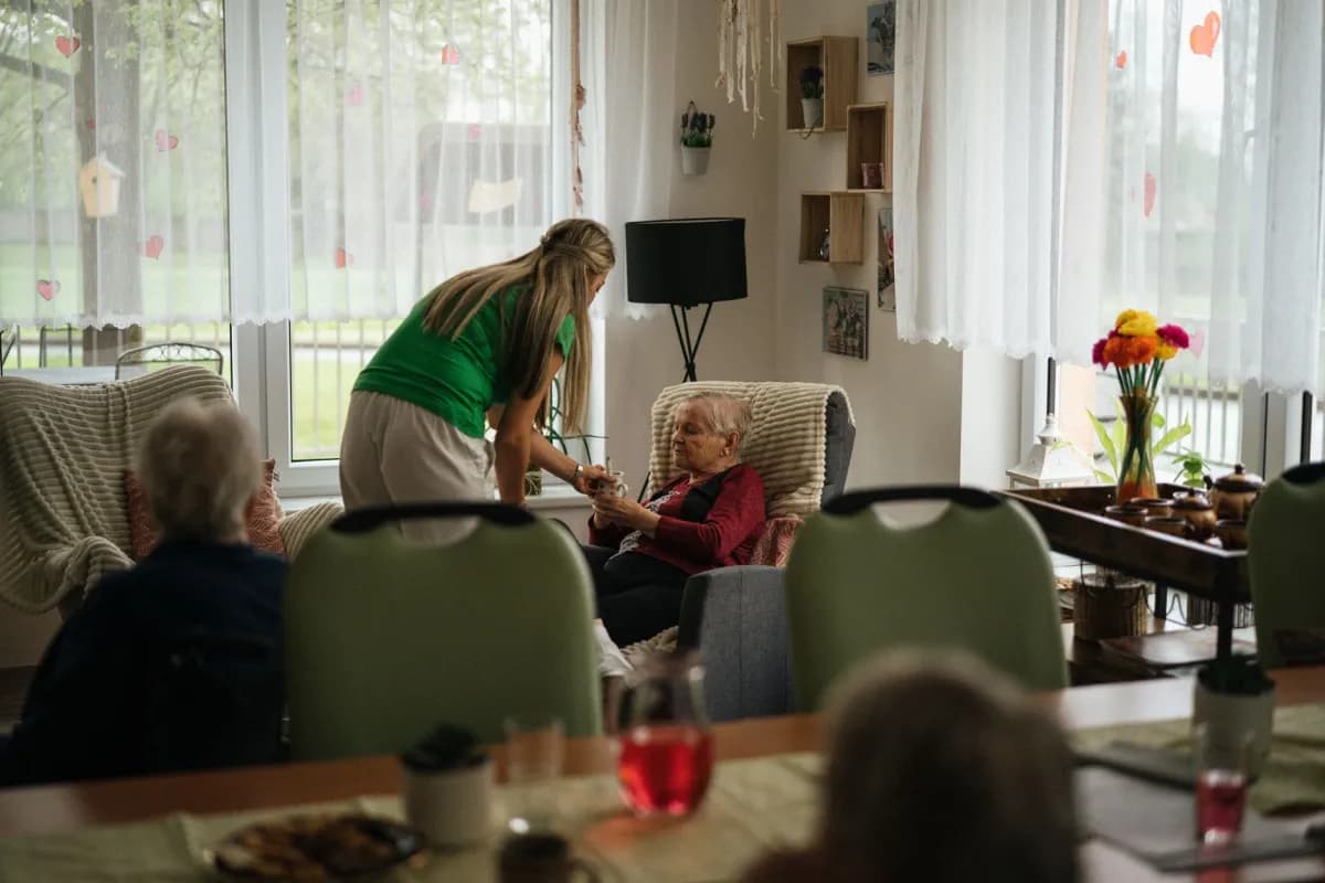Imagem de capa de Residencia Geriátrica: Qué Es y Diferencias con el Geriátrico